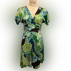 💯% Silk Banana Republic V-Neck Kimono Wrap Green Dress Size 4